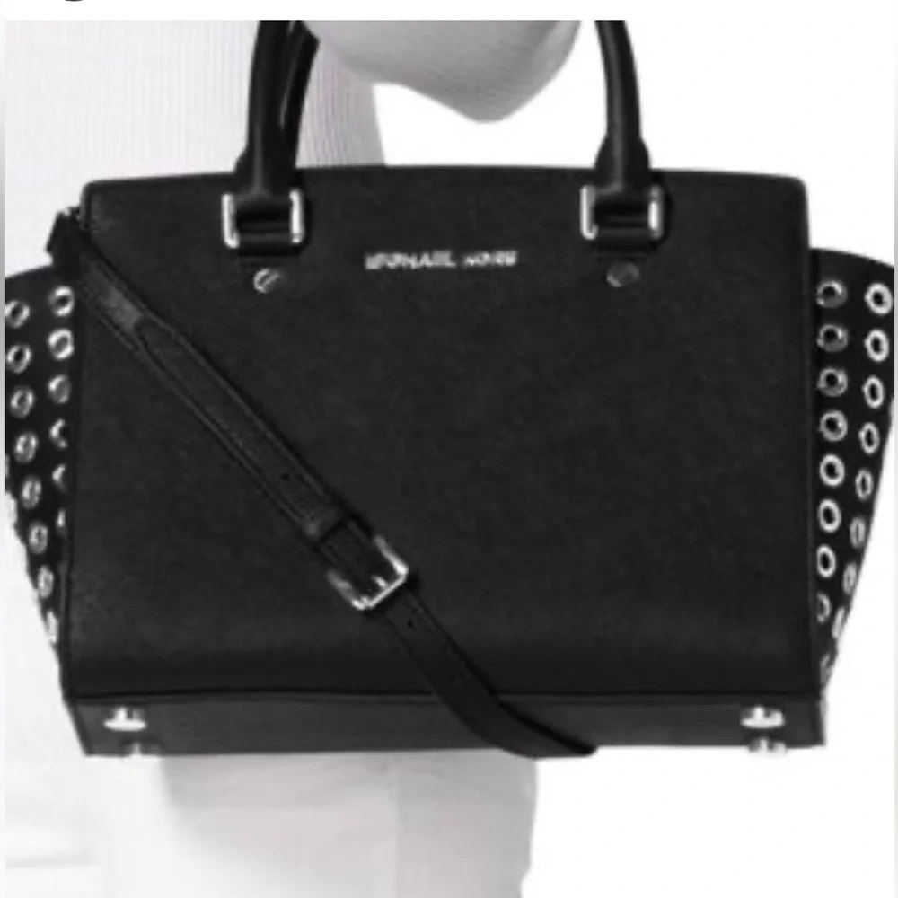 Modern Black MICHAEL Michael Kors Selma Grommet Medium shoulder, crossbody bag - Picture 2 of 16